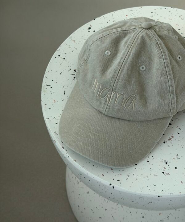 Mama kepurė su siuvinėjimu