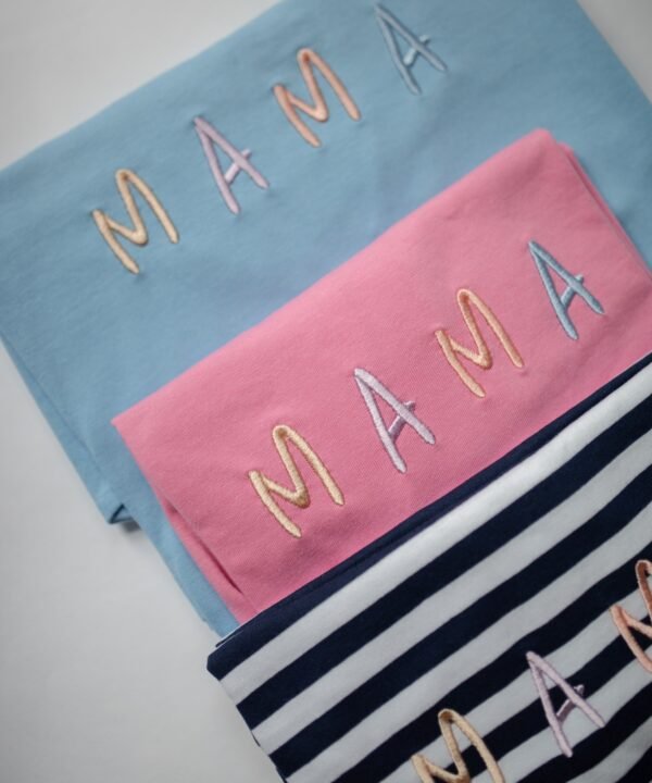 SALE Mama skirtingų raidžių spalvos Marškinėliai