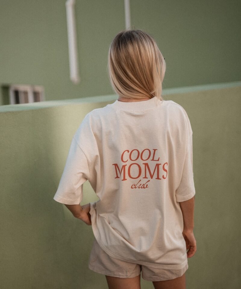 Oversized marškinėliai Cool Moms Club