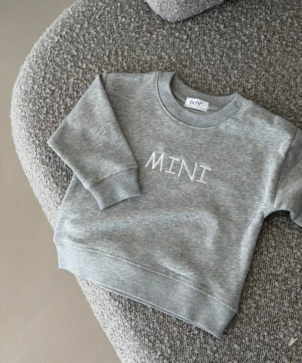 Mini siuvinėtas džemperis