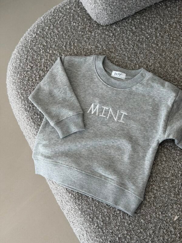 Mini siuvinėtas džemperis